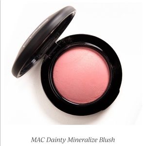 Mac Mineralize Blush in Dainty